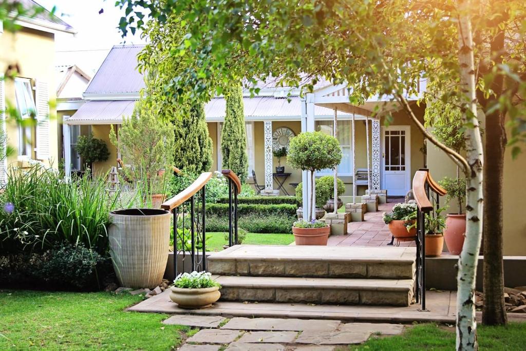 هتل راش هاوس Roche House