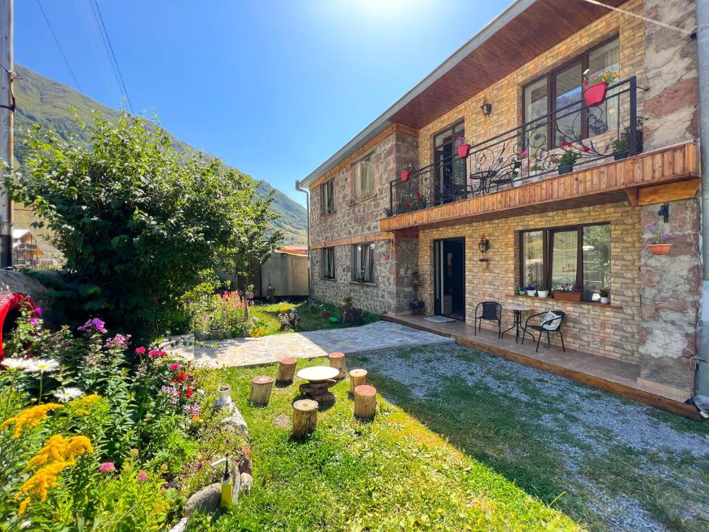 هتل ایاس گست هاوس Ia's Guest House