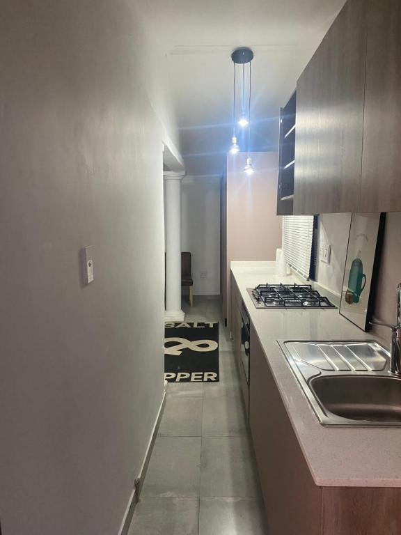 هتل استودیو هاوس Studio house