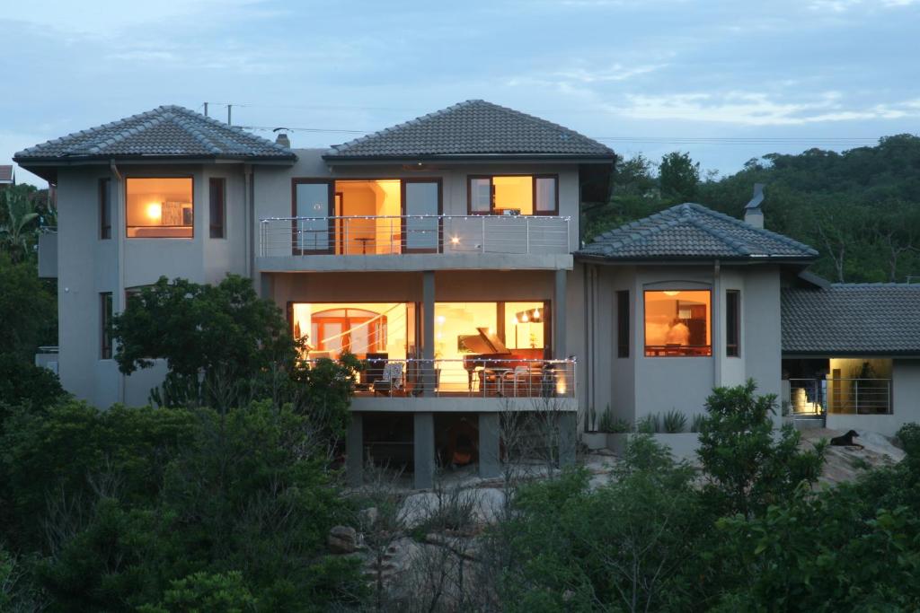 هتل لیفز لاج اند اسپا Leaves Lodge and Spa