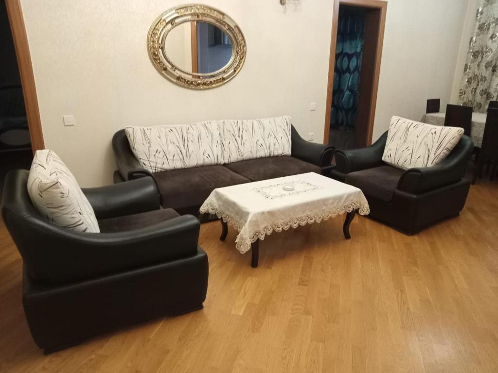 هتل ۳ کومنتونايا کُواتیرا - 3 komnotnaya kvartira
