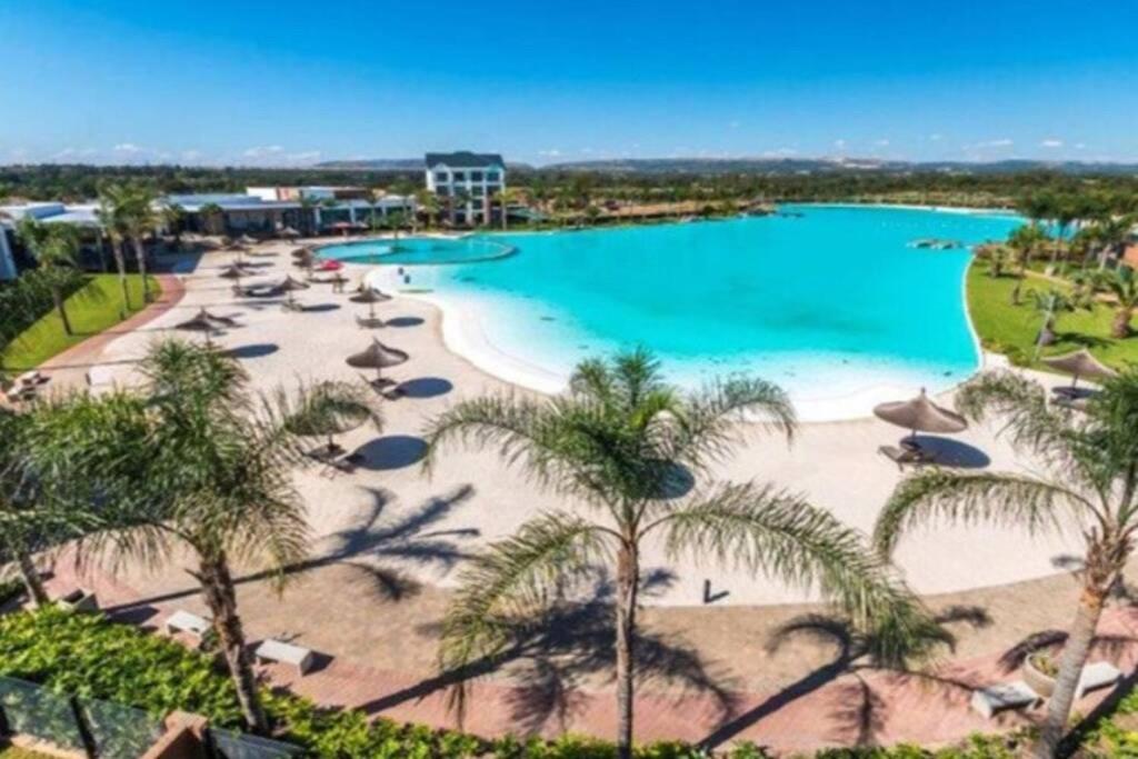 هتل ذ بلاید کریستال لاگون بیچ پتروریا THE BLYDE CRYSTAL LAGOON BEACH PRETORIA