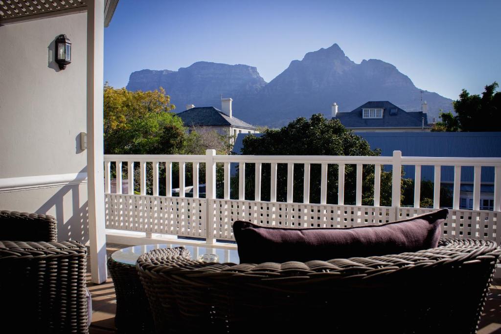 هتل وست‌بری هاوس گسست هاوس Westbury House Guest House