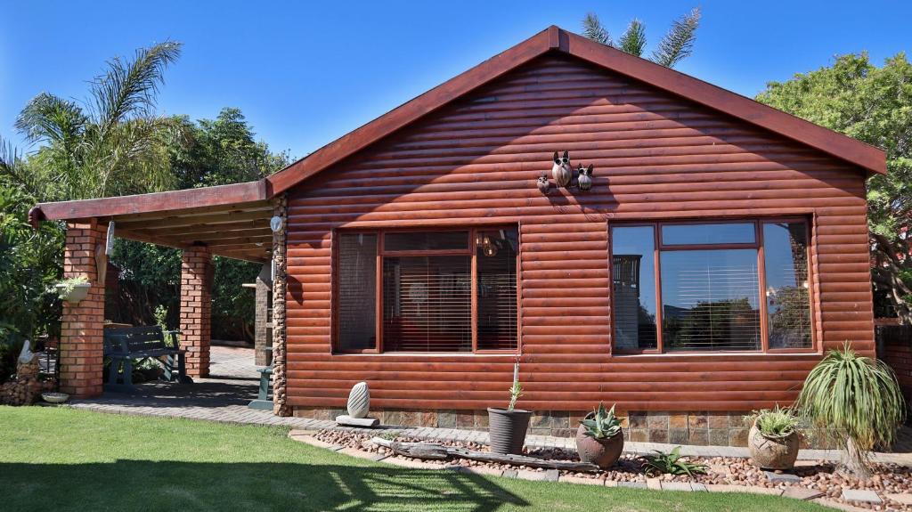 هتل ذ اوول هاوس The Owl House