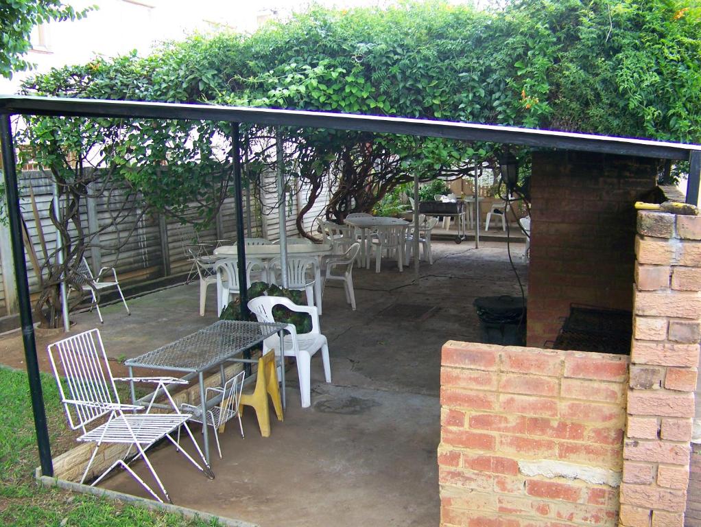 هتل استرلیتزیا گوست هاوس Strelitzia Guest House