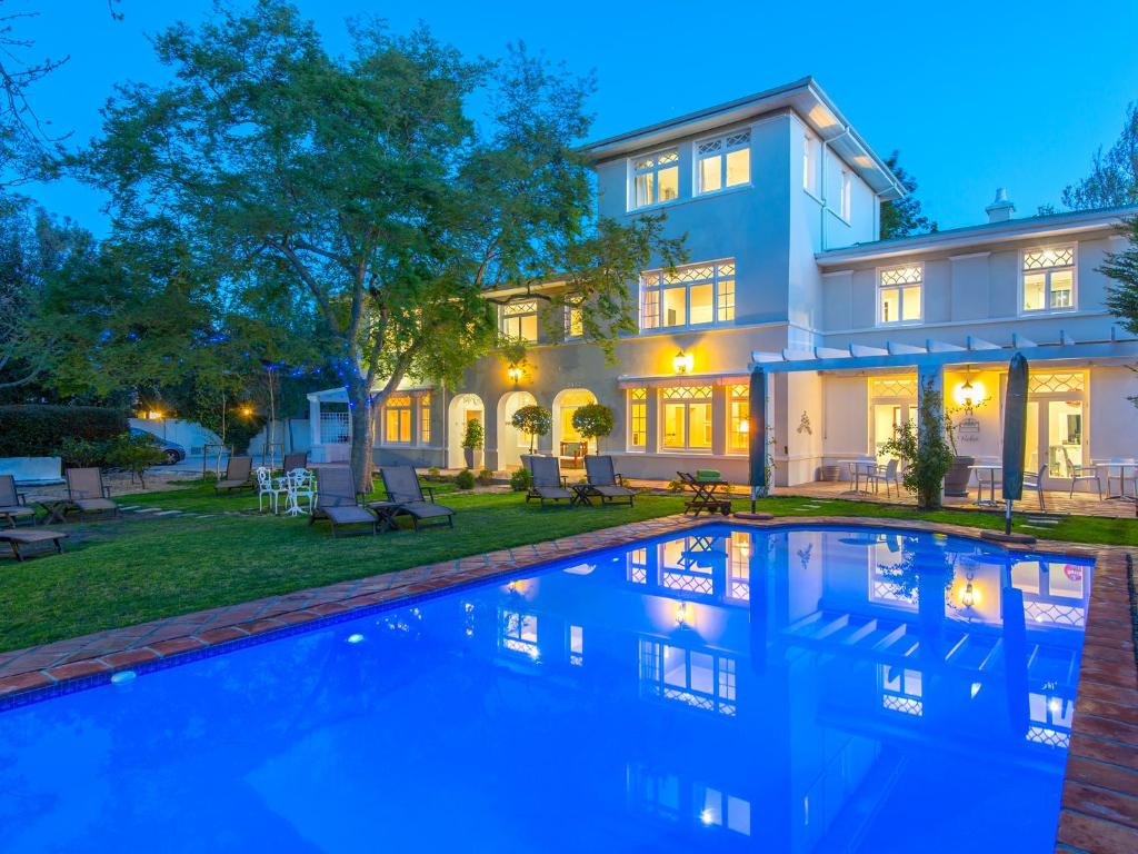 هتل سامروود گست هاوس Summerwood Guest House