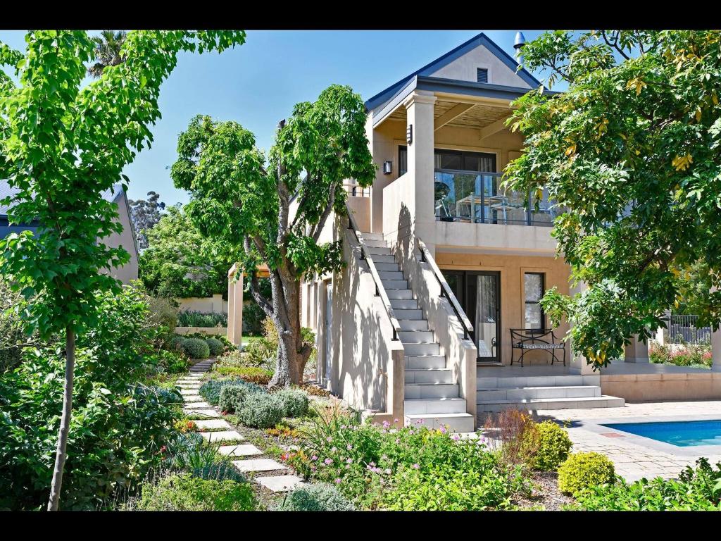 هتل اسمال واندر گست ویلا وید پرایوت پول Small Wonder Guest Villa With Private Pool
