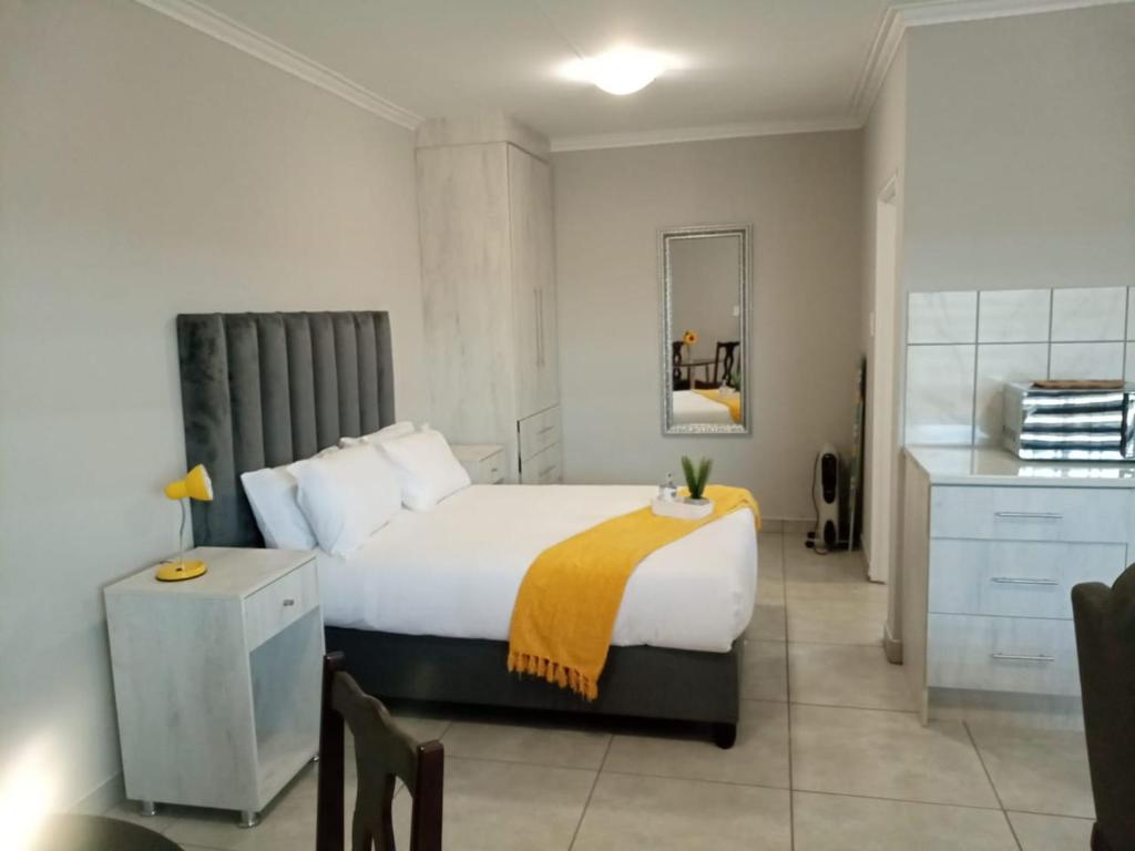 هتل بلاز سلف کانتند دیلی اکامودیشن Bella's self contained daily accommodation