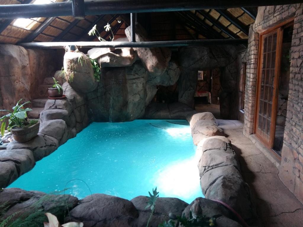 هتل پراید راک آکومودیشن Pride Rock Accommodation