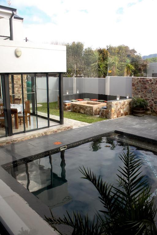 هتل الیزابت هاوس Elizabeth House