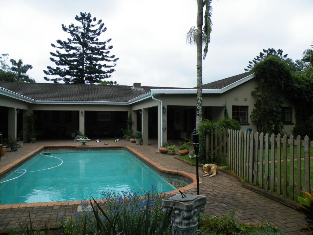 هتل بریکنز گست هاوس Brackens Guest House
