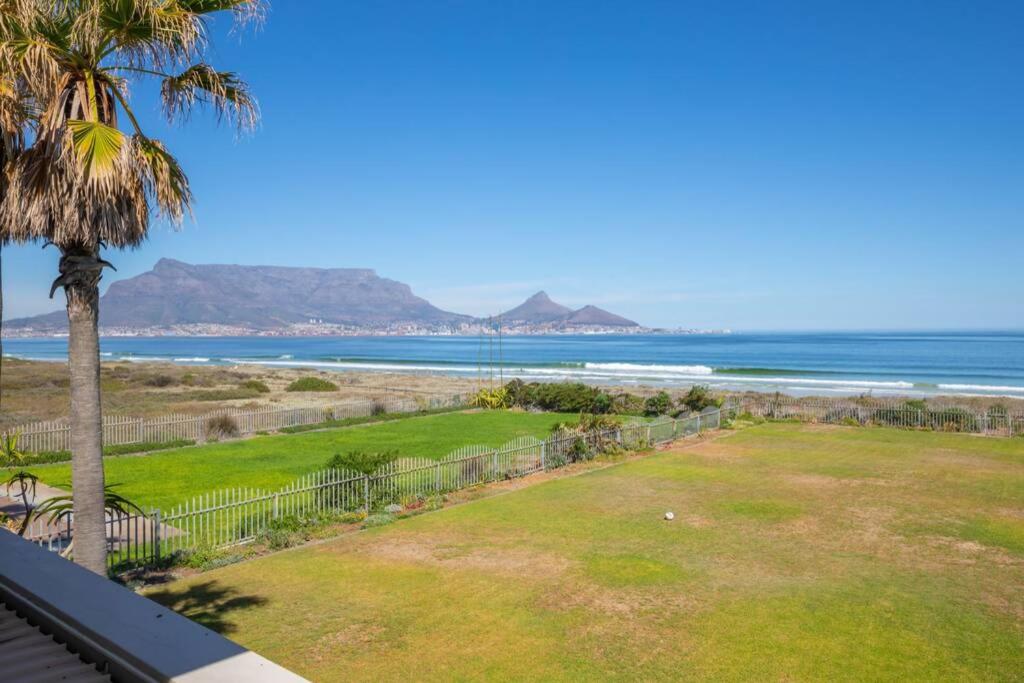 هتل ویلا پارادیس - اوشن فرانت وید ویوز تو بیهولد! Villa Paradis - ocean front with views to behold!