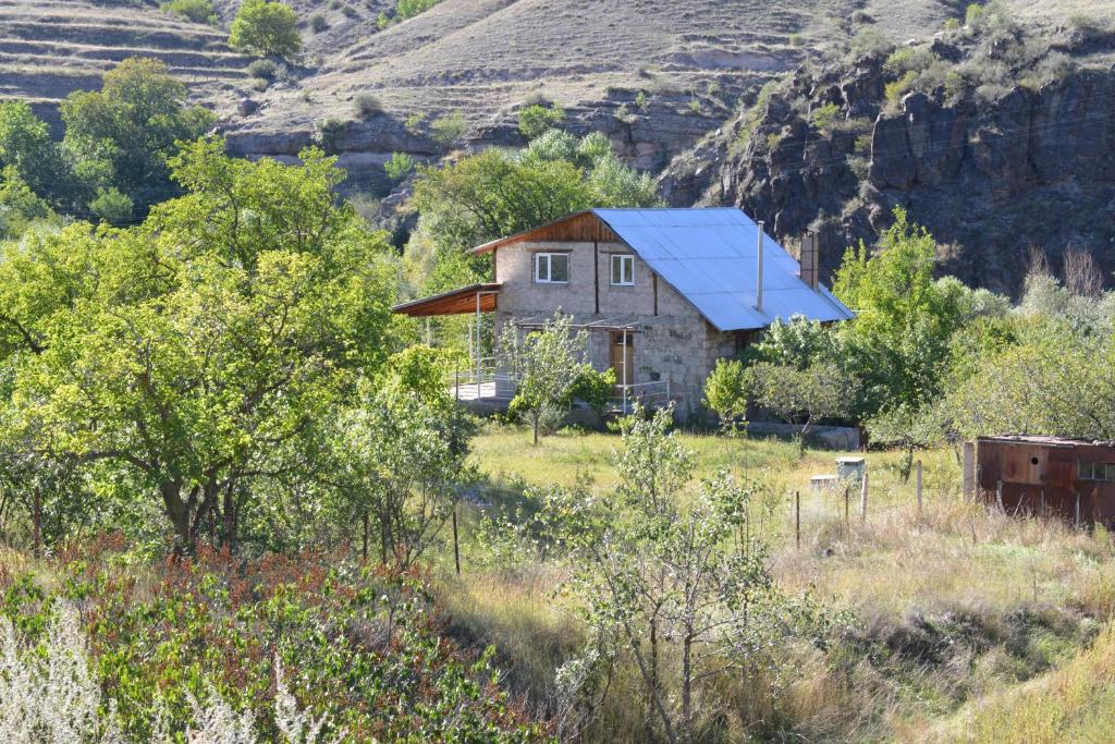 هتل گست هاوس الکسانستان Guesthouse Aleksastan