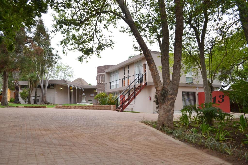هتل ب ات هوم گست هاوس B at Home Guest House
