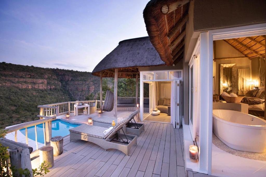 هتل کلیف تاپ اکسکلوزیو سافاری هایدآوی Clifftop Exclusive Safari Hideaway