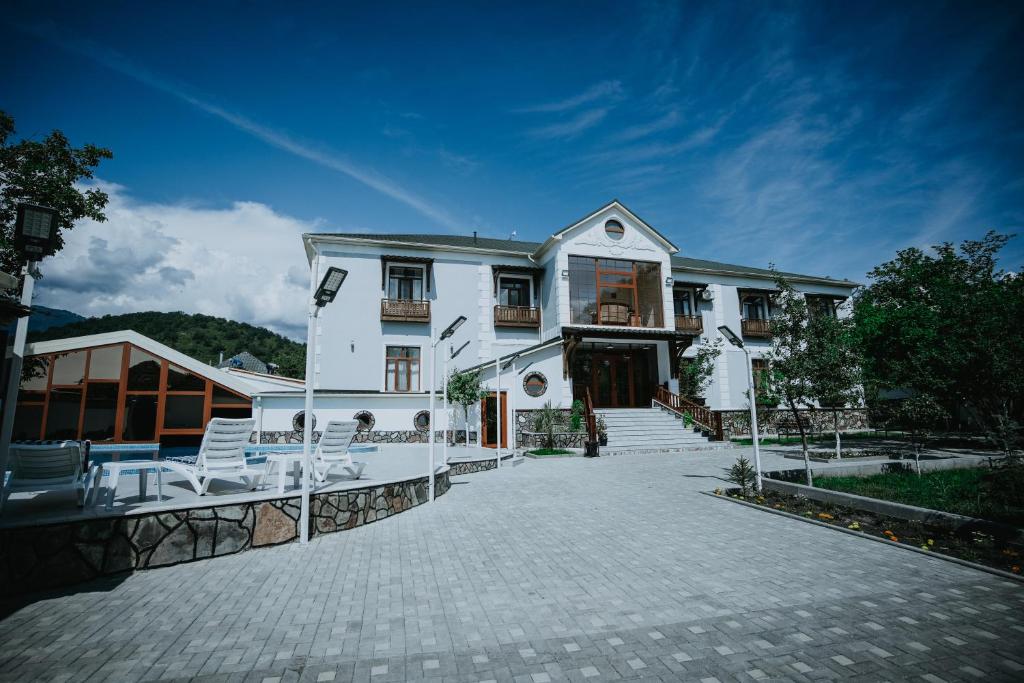 لیک ساید هتل اند اسپا LakeSide Hotel & Spa