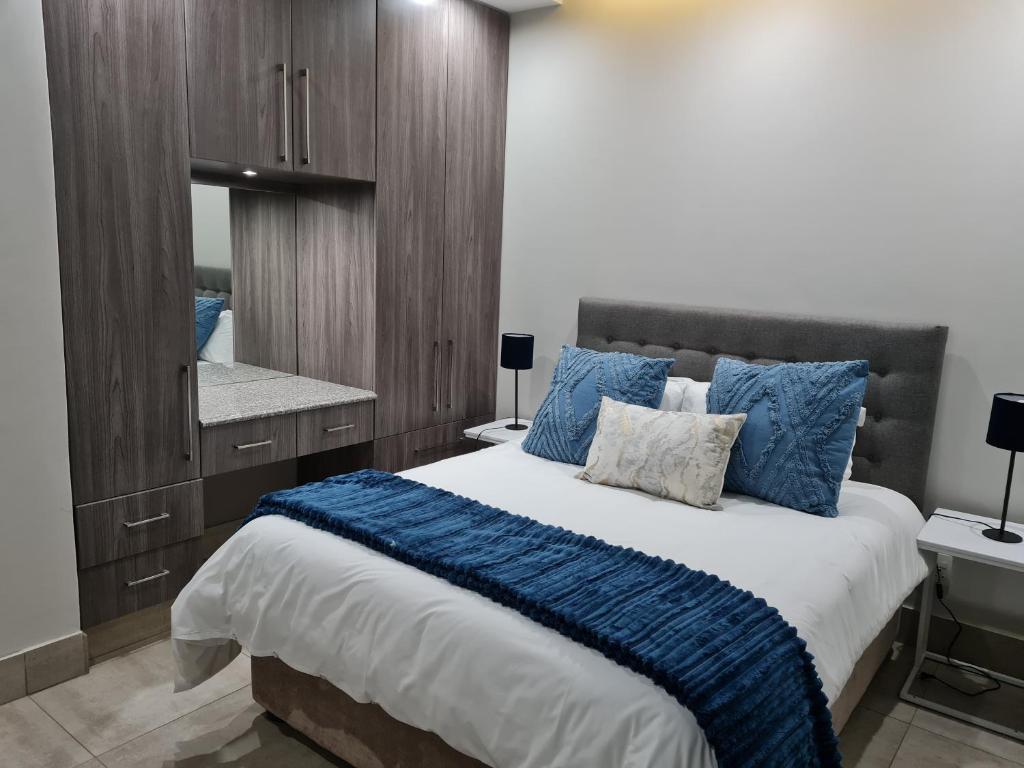 هتل استنینگ سیتی لیوینگ ات لفتس Stunning City Living at Loftus