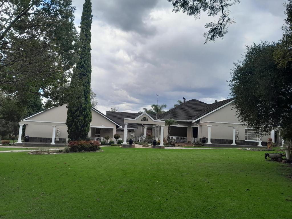 هتل لانگتام فارم گس‌تهاوس Longtom Farm Guesthouse