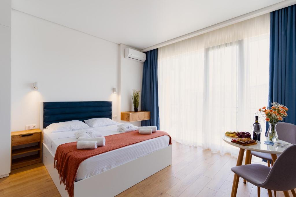 نکست اورنج هتل آفی‌شل Next Orange Hotel OFFICIAL