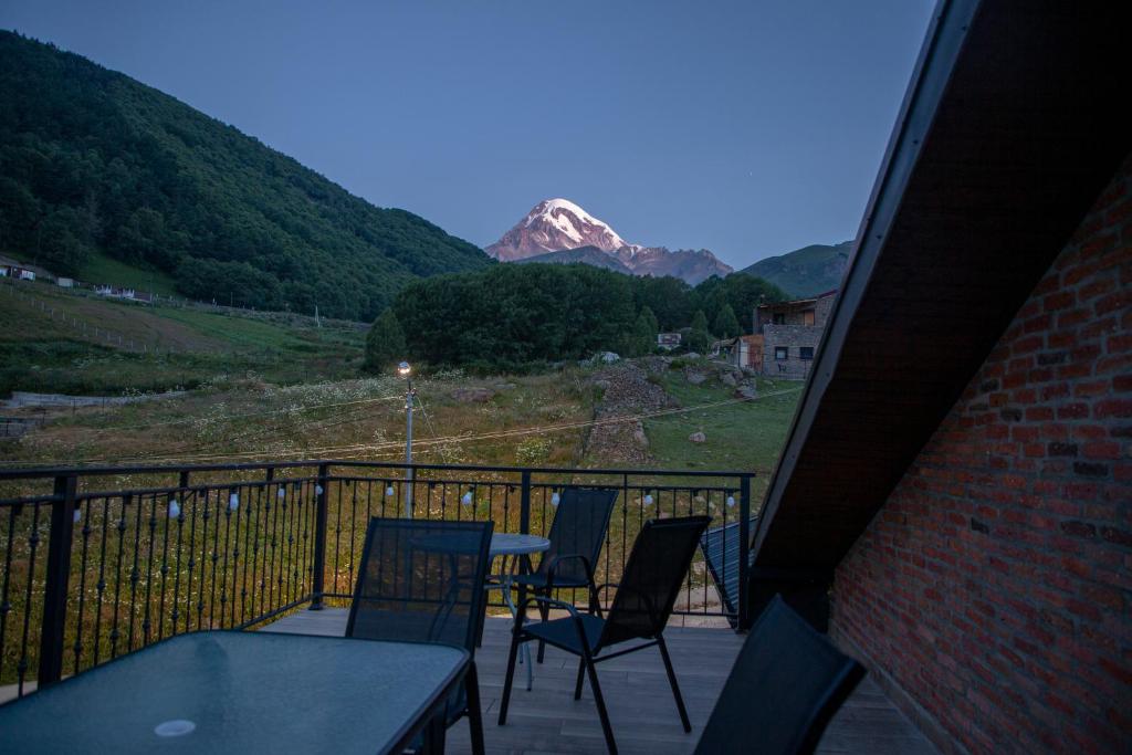 هتل جنی کازبگی Hotel GENI Kazbegi