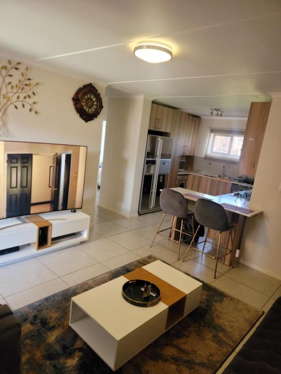 هتل آلزارت لکسوری آپارتمانز Alzareth Luxury Apartments