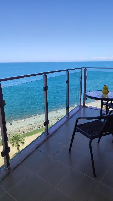 ۱۱ فلور باتومی هتل 11 Floor Batumi Hotel