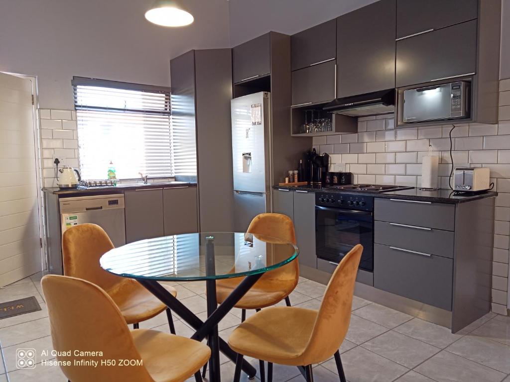 هتل واترستون پارک 1 بد Waterstone Park 1 Bed