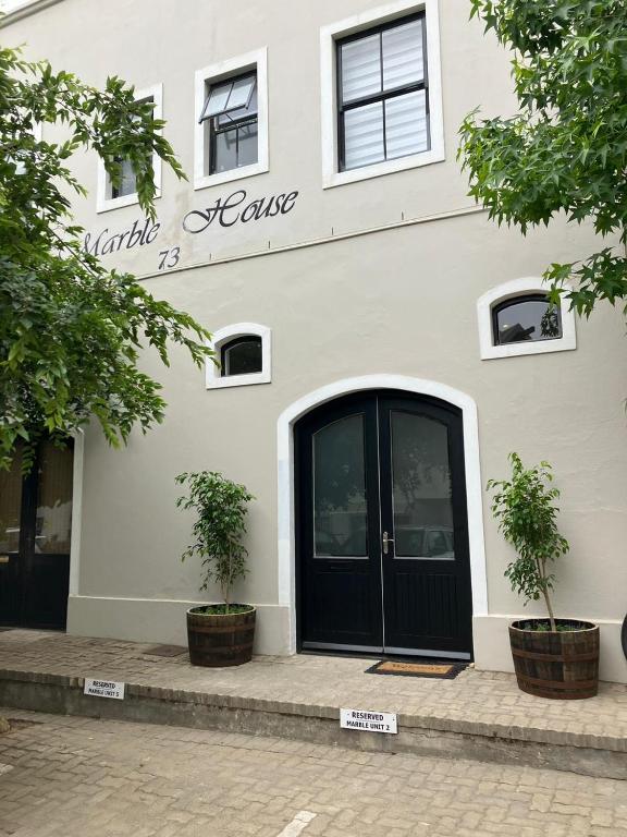 هتل لاکچری فرانشوک گت اوی نکست تو واین ترم Luxury Franschhoek getaway next to Winetram