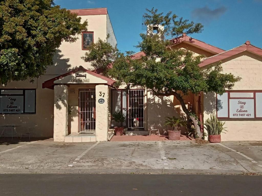 هتل استی @ ایدیسون Stay @ Edison