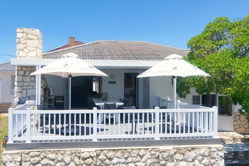 هتل ۳۲ بلوین استریت 32 Blouvin Street