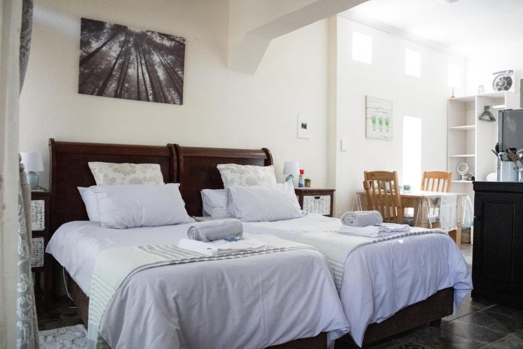 هتل پنداز گوست کاتجز Panda's Guest Cottages