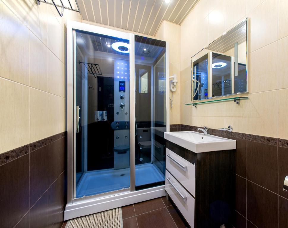 هتل کاوچگ Hotel Kovcheg