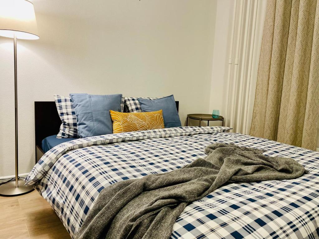 هتل ساسنوایا 5 آپارتمنت 2 دقیقه از مترو کاتلینیکی Sosnovaya 5 Apartment 2 минуты от метро Котельники