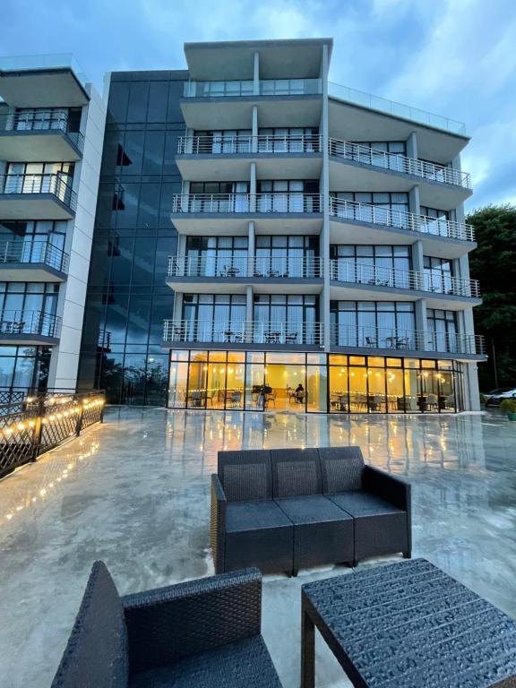 هتل بیوتا Hotel Biota