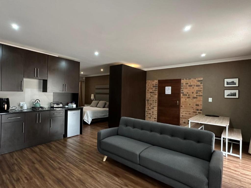 هتل کوزی این جوزی Cozy In Jozi