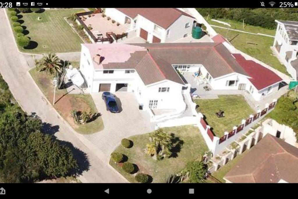 هتل لاولی 2-بدروم ویکیشن هوم ویت فری پارکینگ Lovely 2-bedroom vacation home with free parking