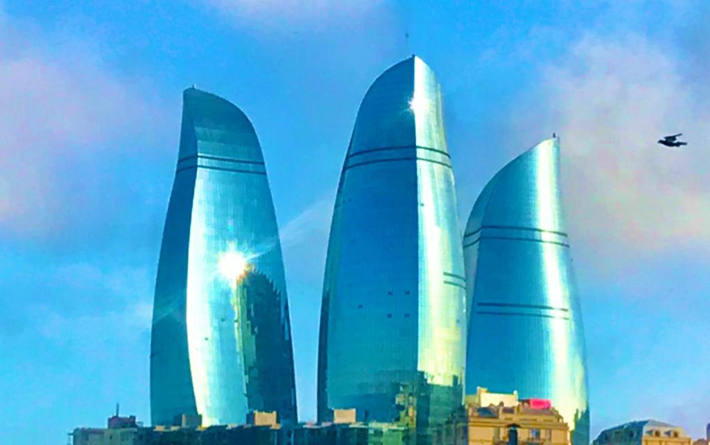هتل شاه این پانورامیک آپارتمانز سیتی سنتر اف-1 ترک آپلاتا کارتوی میر - SHAH INN Panoramic Apartments City Center F-1 Track Оплата картой МИР
