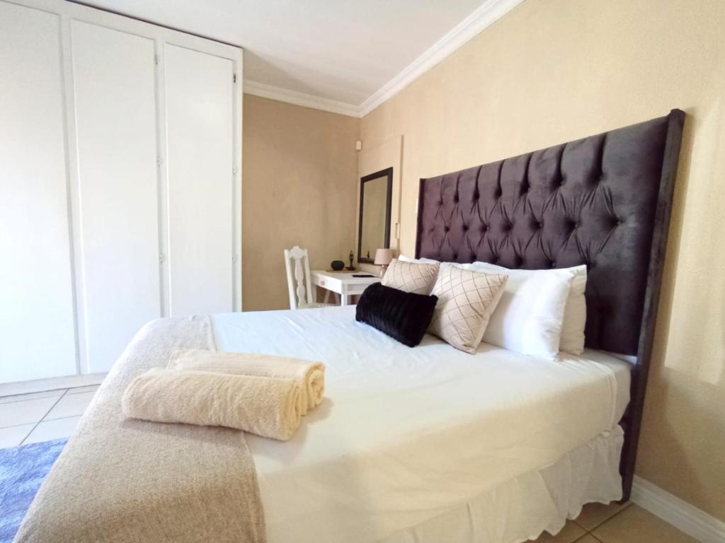 هتل اُر تامبو استی یونیت ۴ OR Tambo Stay Unit 4