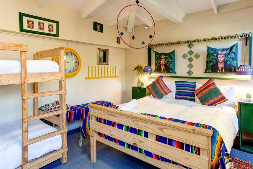 هتل استرند فمیلی 4 اسلیپر ان سوئیت استودیو - Strand Family 4 Sleeper En-Suite Studio