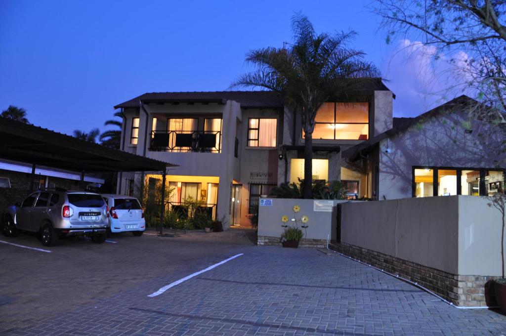 هتل وودپکرز این گس ت هاوس Woodpecker's Inn Guest House