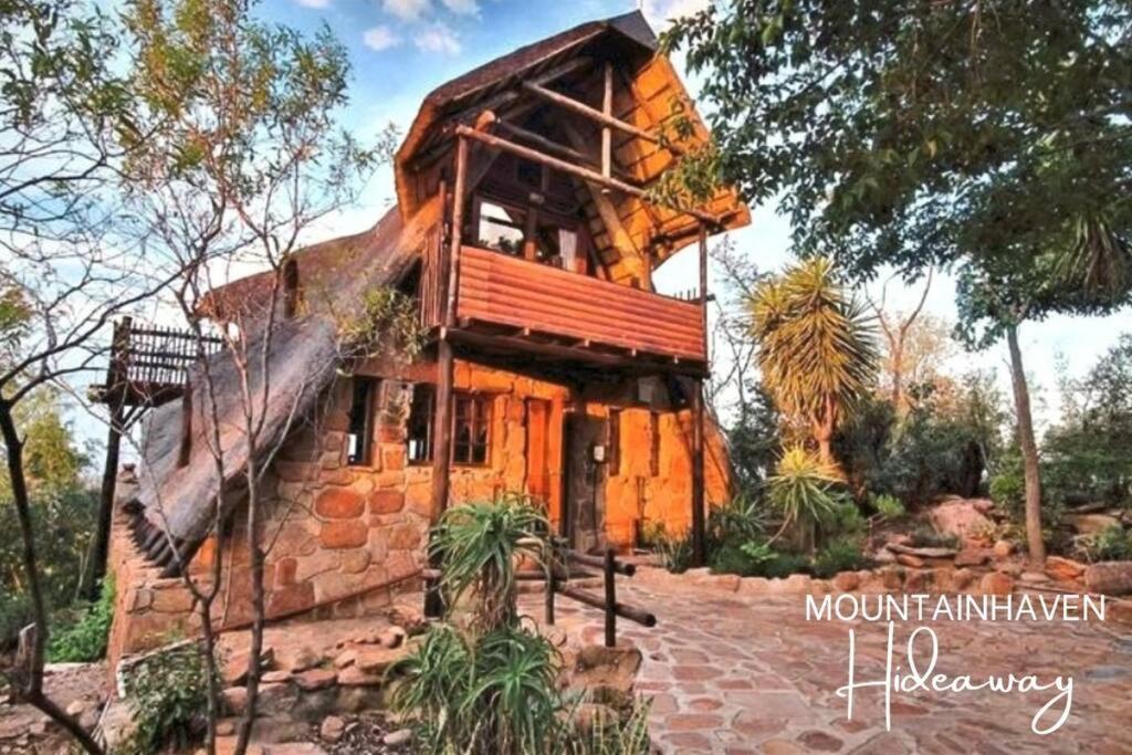 هتل ماونت هیون هایدووی Mountain Haven Hideaway