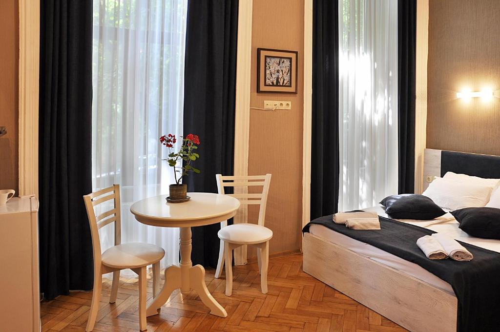 هتل اچ بی آپارتمانز ماری بروز HB apartments Mari Brose