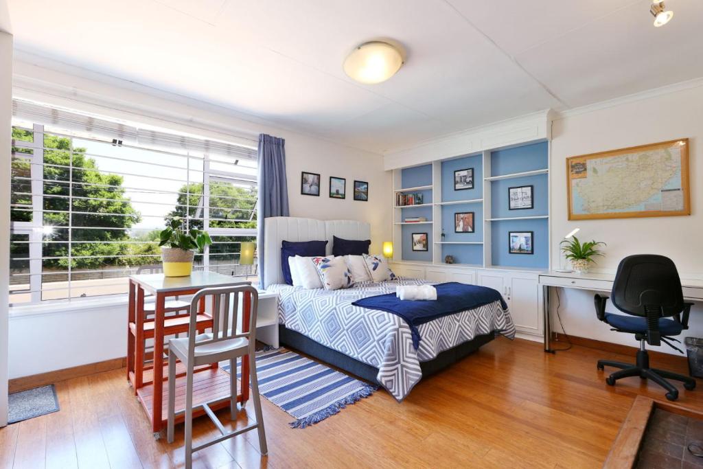 هتل فور سیس گست یونیتس این کرایگ هال پارک FOUR C's Guest Units in Craighall Park