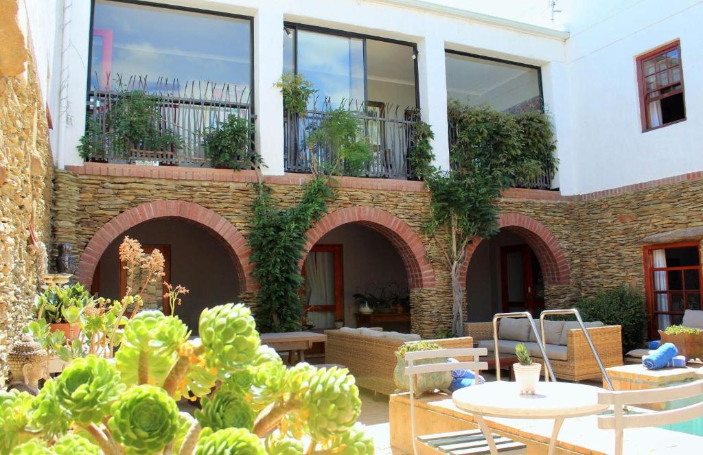بری‌دیل کارو لاج - بوتیک هتل Barrydale Karoo Lodge - Boutique Hotel