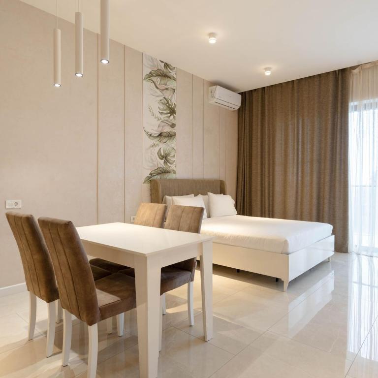 هتل آپارتمنت این سی بریز - پارک رزیدنس Apartment in Sea Breeze - Park Residence