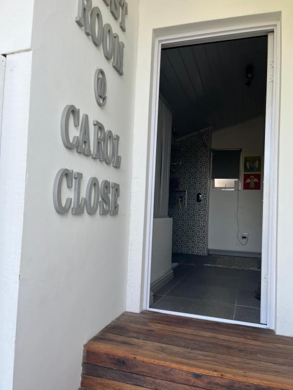 هتل روم اَت کارول کلاز - Room @carol close