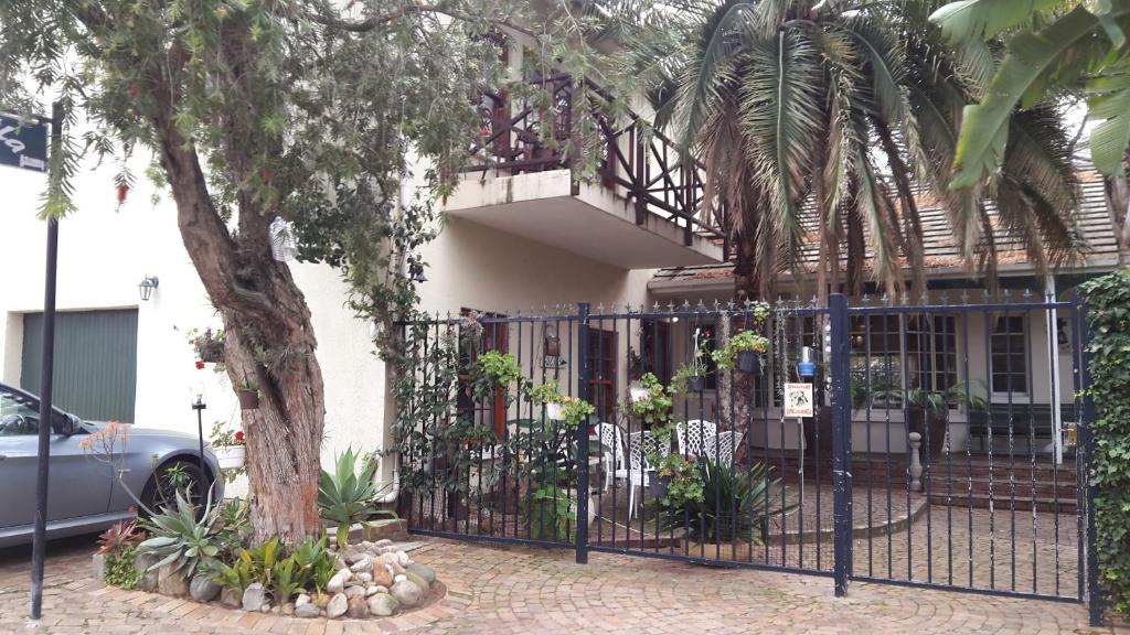 هتل ماویلا استلنبوش بی‌اند‌بی MAVILLA STELLENBOSCH B&B