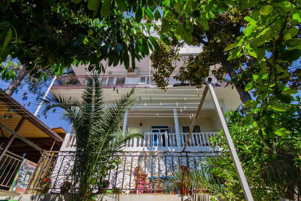هتل ژاسمین گست هاوس Zhasmin Guest House