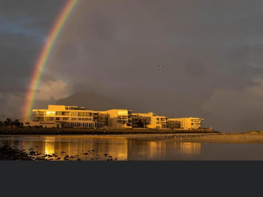 هتل کِیپ بیچ پنت هاوس Cape Beach Penthouse