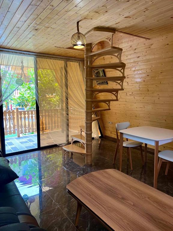 هتل شاله ویولت Chalet Violeta